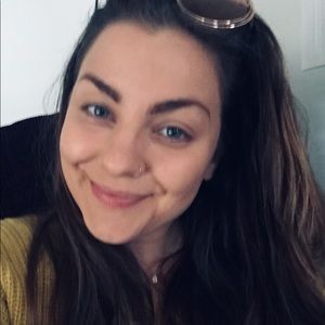 Meet your Posher, Chloe